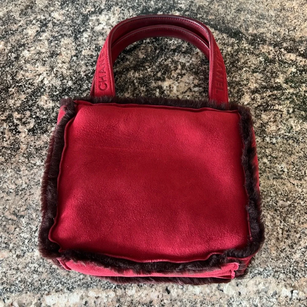 Chanel Shearling Logo Handle Handbag - Picture 6 of 17